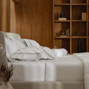 Kit de Cama 1000 Fios Cetim 100% Algodão Egípcio Mirtina Branco/Legno - Lençóis + Fronhas + Edredom